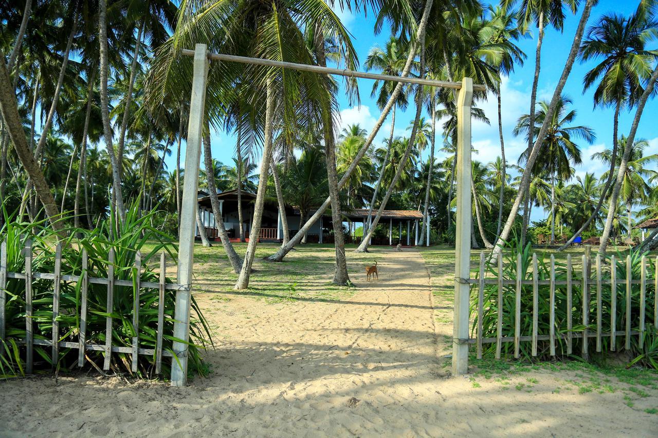 Darwins Beach Resort Tangalle Exterior photo