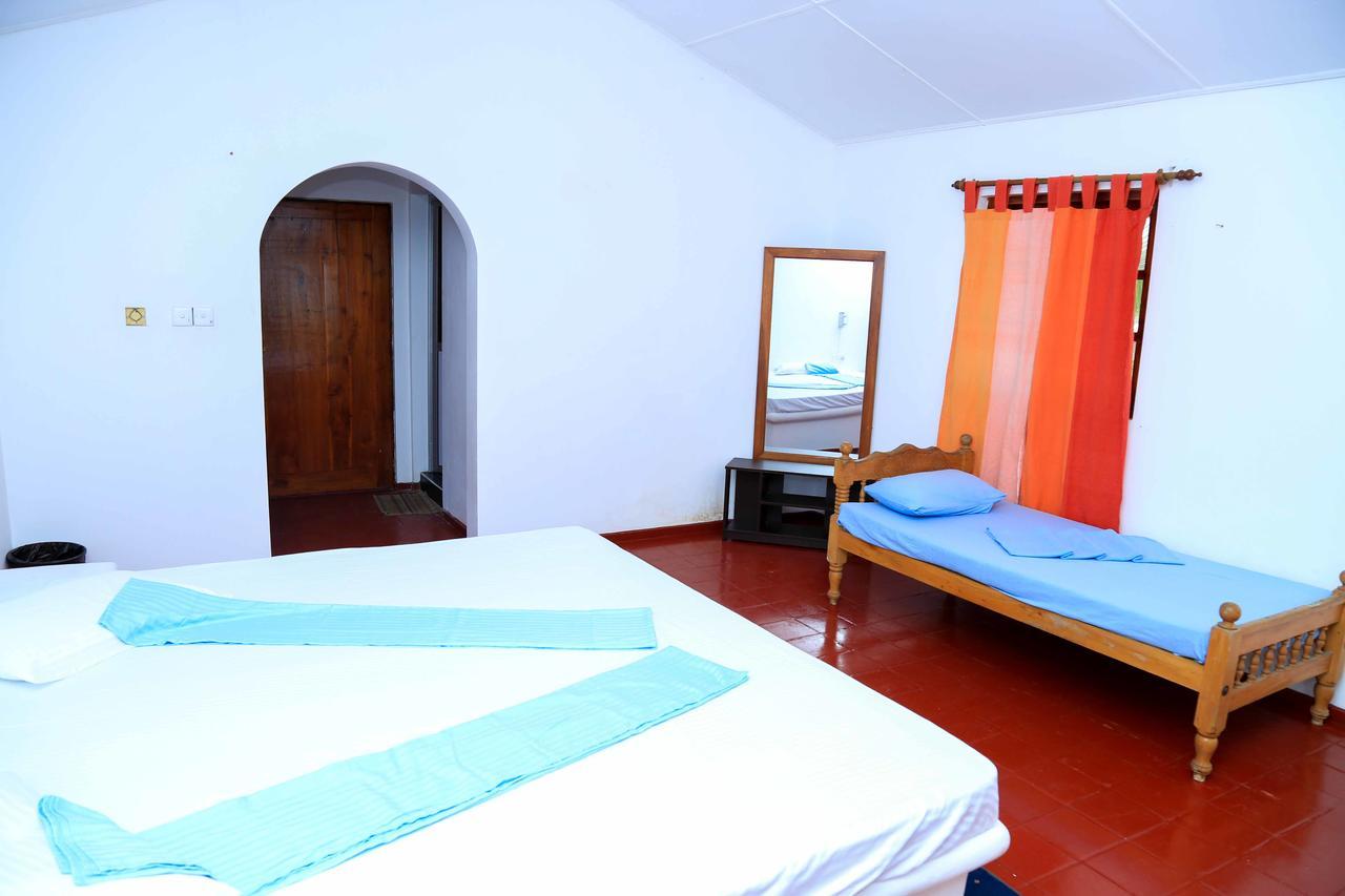 Darwins Beach Resort Tangalle Exterior photo