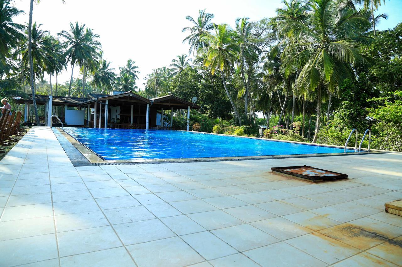 Darwins Beach Resort Tangalle Exterior photo