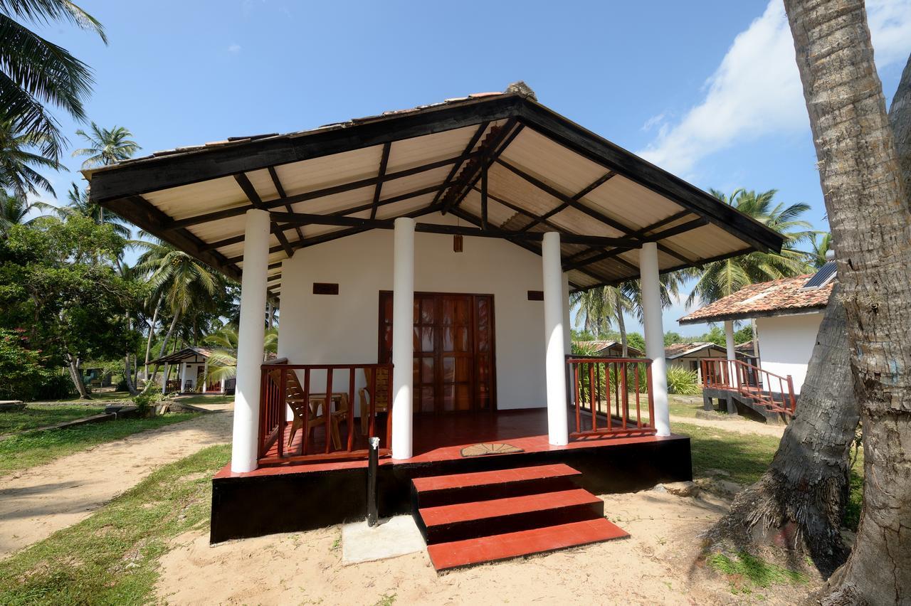 Darwins Beach Resort Tangalle Exterior photo
