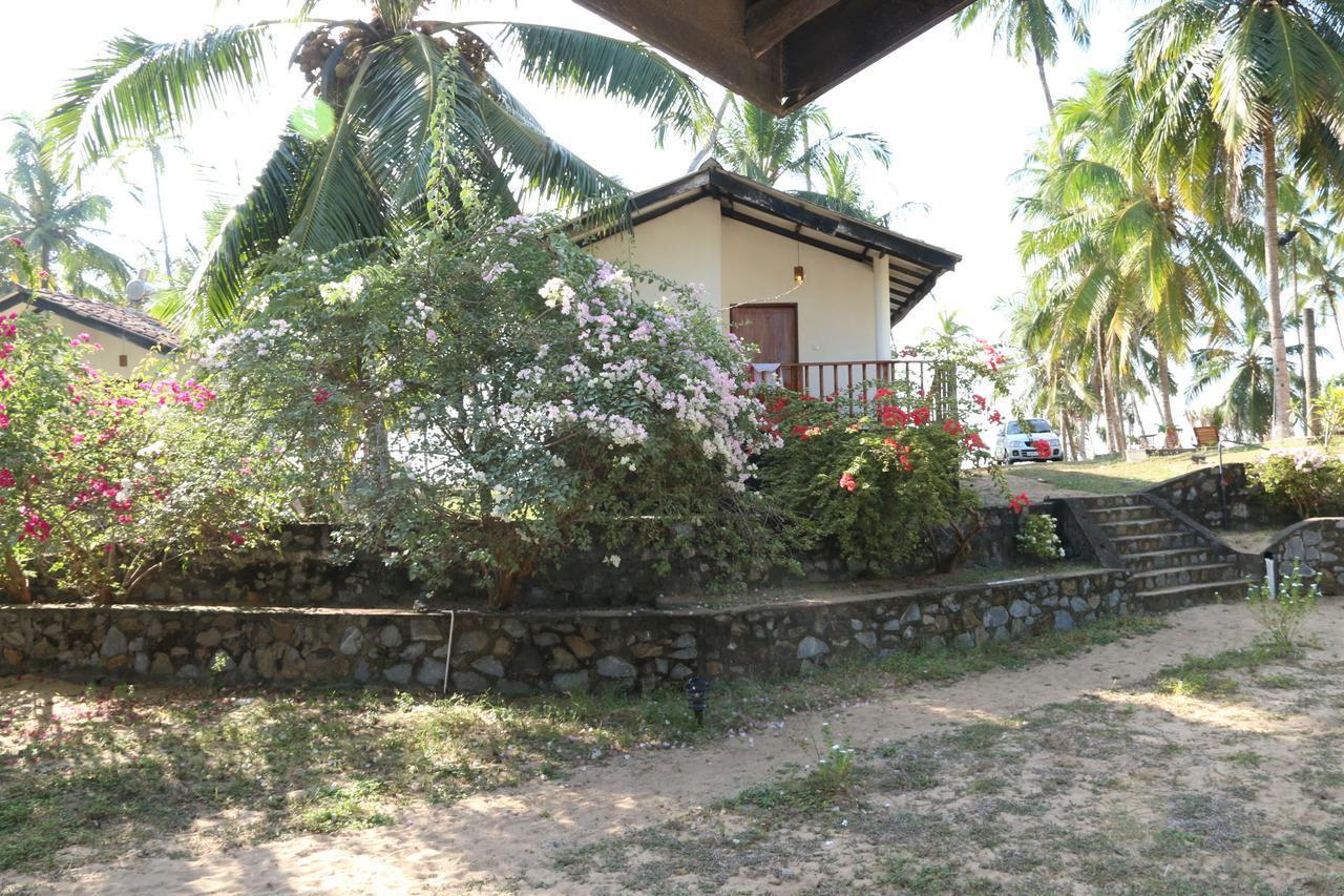 Darwins Beach Resort Tangalle Exterior photo